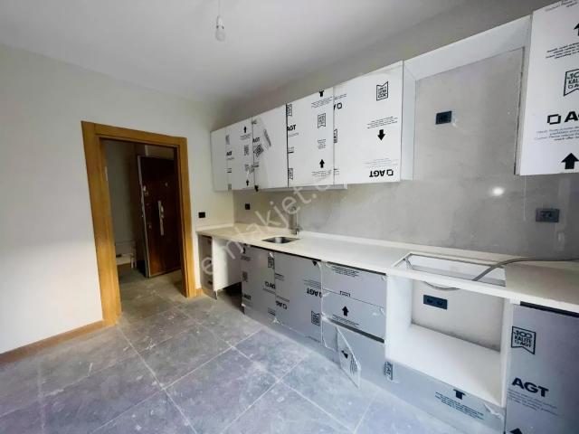 İzmit, Kocaeli içerisinde kiralık mülk