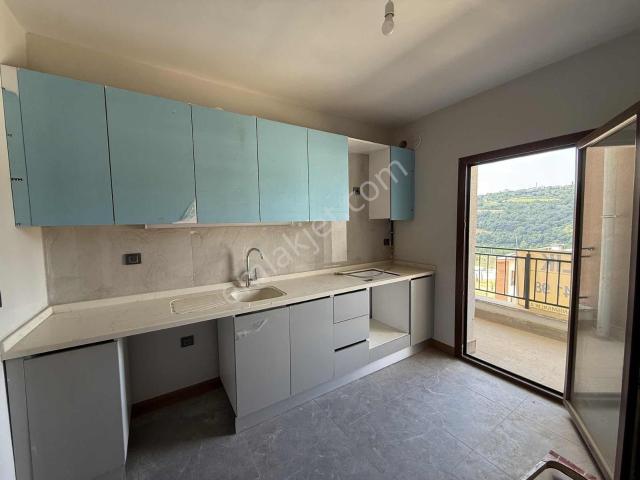 İzmit, Kocaeli içerisinde kiralık mülk