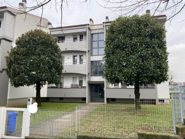 Appartamento in vendita a Brembate, Lombardia