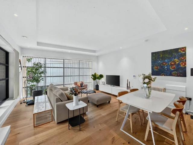 House for rent in London City Island, Greater London