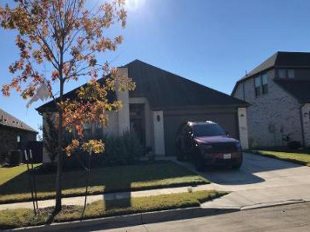 House for sale in Venus, Texas