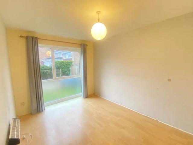 Apartment for rent in Woodhall Farm, Pouchen End