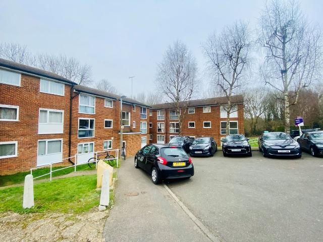 Apartment for rent in Woodhall Farm, Pouchen End