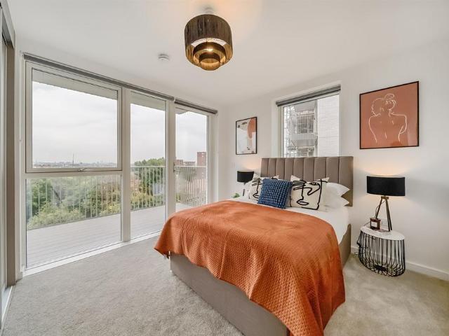 House for rent in London Borough of Ealing, Greater London