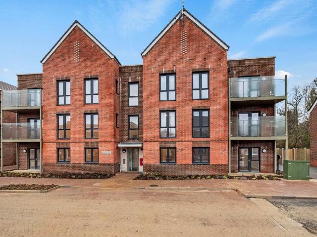 Apartment for rent in Maylands, Pouchen End