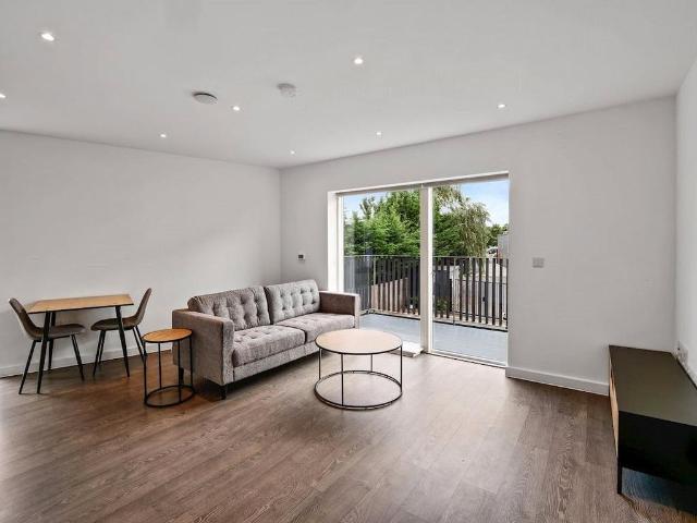 House for rent in London Borough of Croydon, Waddon