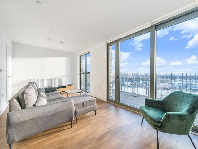 House for rent in London Borough of Ealing, Greater London