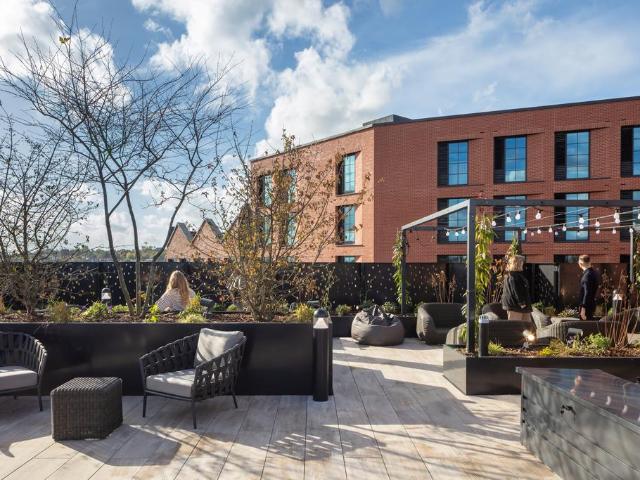 Apartment for rent in Summerstown, Greater London
