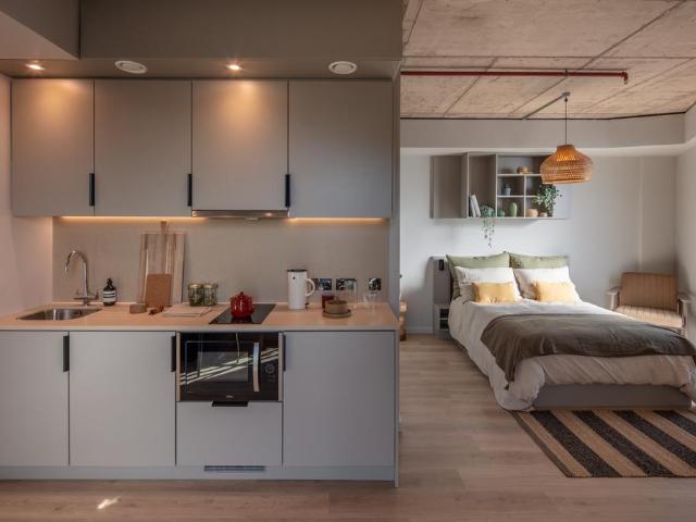 Apartment for rent in Summerstown, Greater London