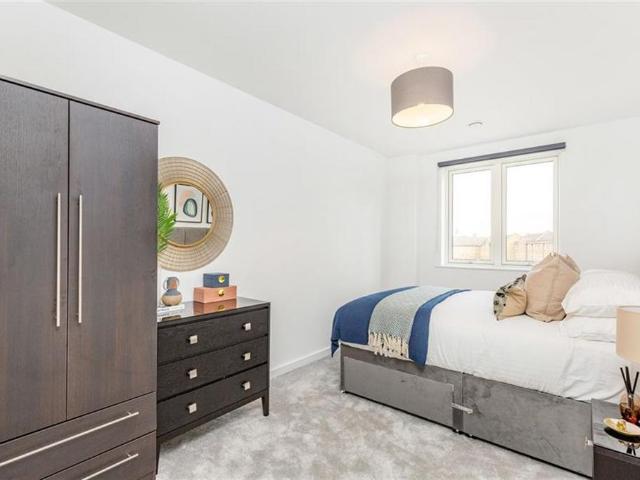 Apartment for rent in Roding Riverside, Greater London