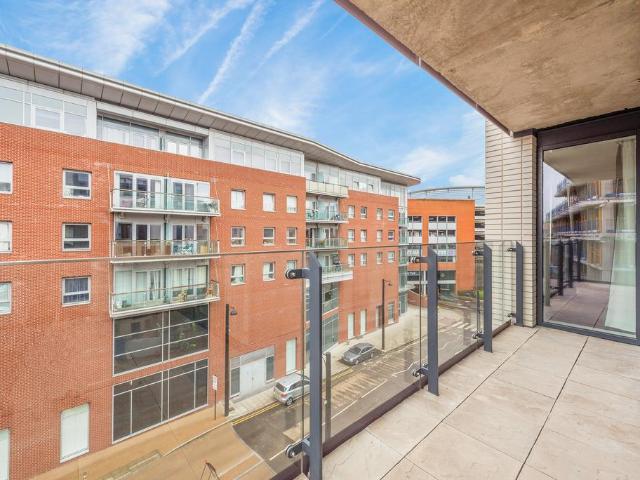 Apartment for rent in Daws Hill, Cressex