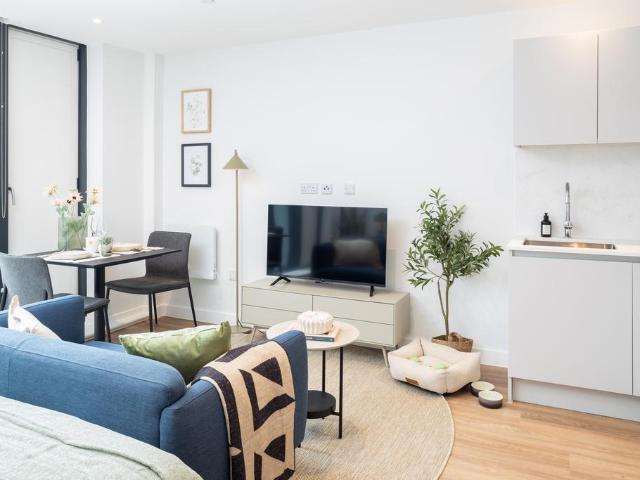 House for rent in Calderstones