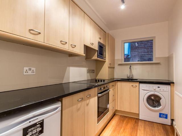 Apartment for rent in Clapham Park, Greater London