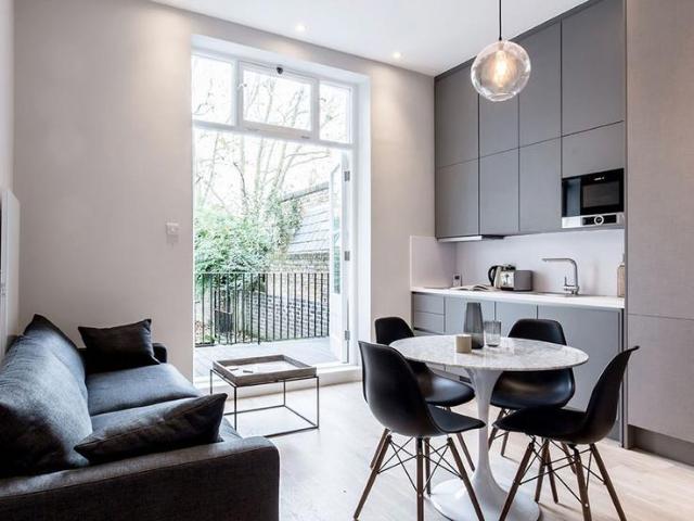 Apartment for rent in North Kensington, Greater London