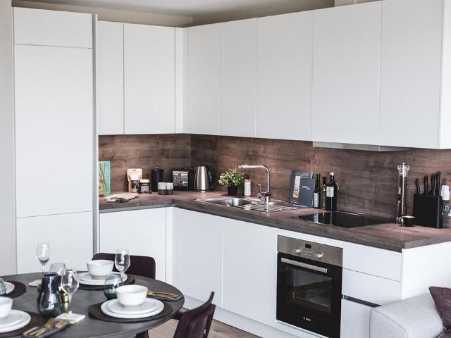 Apartment for rent in Longlands, Greater London