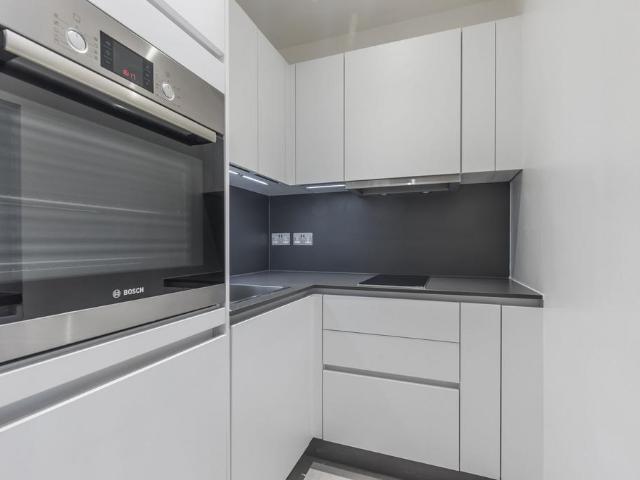 Apartment for rent in Brook Green, Greater London
