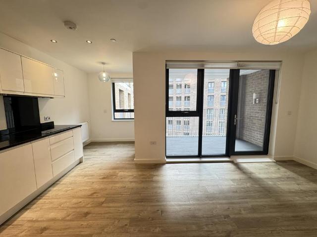 Apartment for rent in Alperton, Greater London