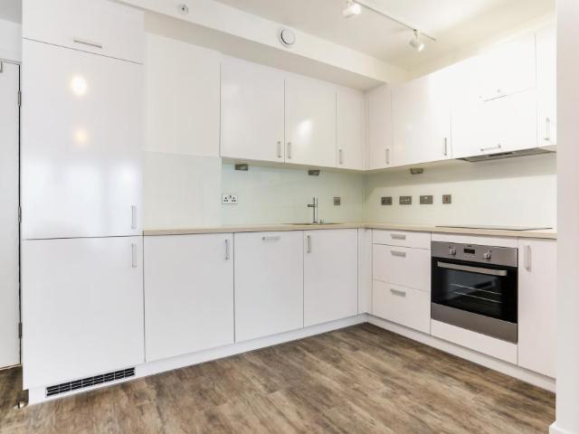 Apartment for rent in Silvertown, Greater London