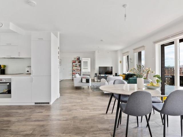 Apartment for rent in Silvertown, Greater London