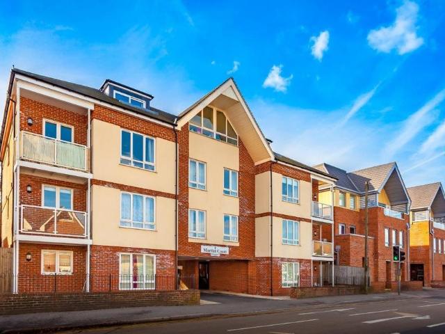 Apartment for rent in Caterham on the Hill, Hillview