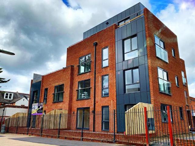 Apartment for rent in Heol-las, Surrey