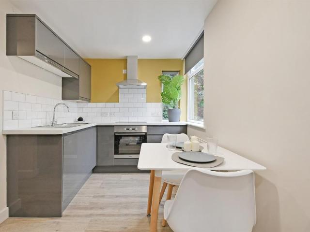 Apartment for rent in Broomfield, Sheffield