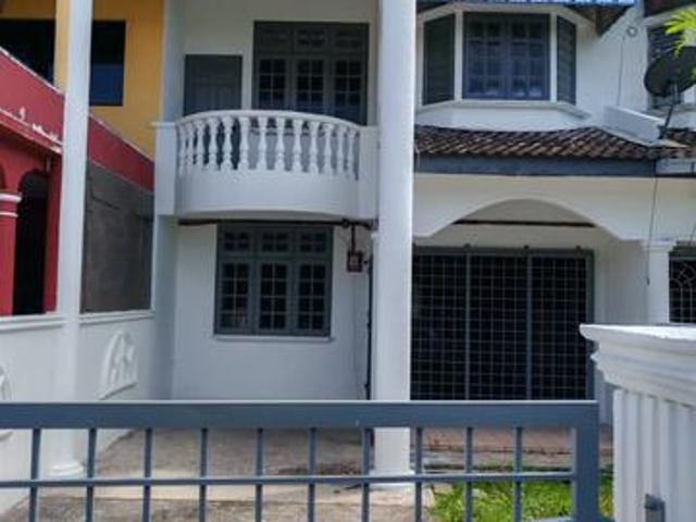 Terraced House for sale in Malaka
