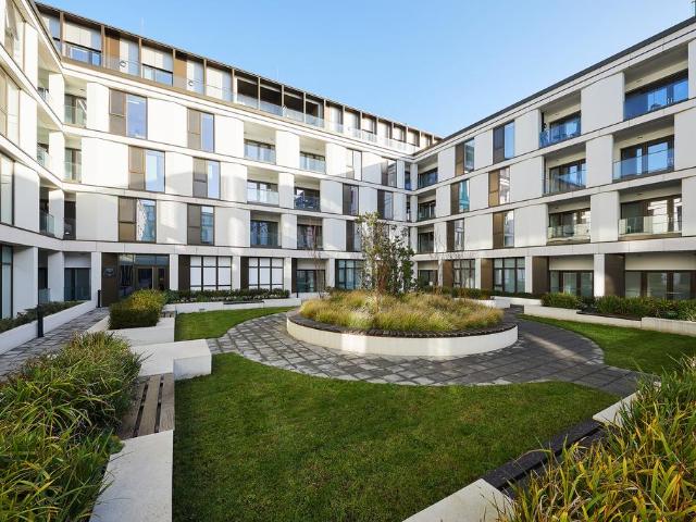 Apartment for rent in Ashley Park, Surrey