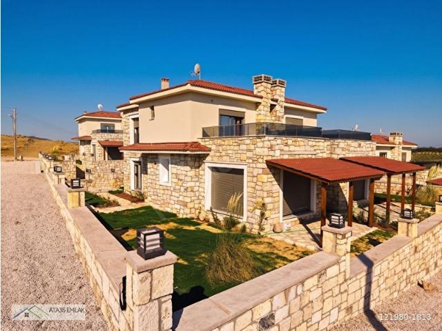 Bağarası, Foça içerisinde satılık Villa