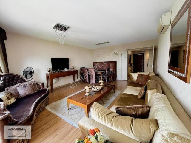 Ataşehir, İstanbul içerisinde kiralık Residence