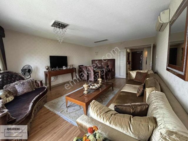 Ataşehir, İstanbul içerisinde kiralık mülk