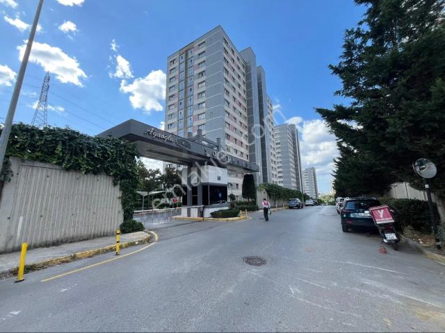 Ataşehir, İstanbul içerisinde kiralık Residence