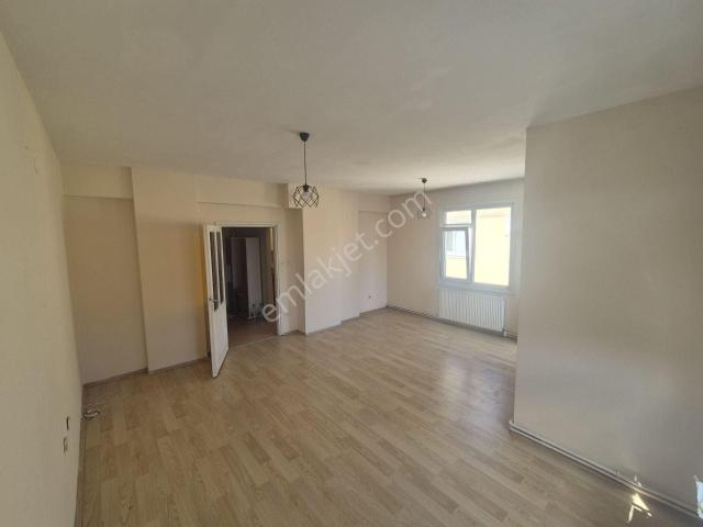 Ataşehir, İstanbul içerisinde kiralık mülk