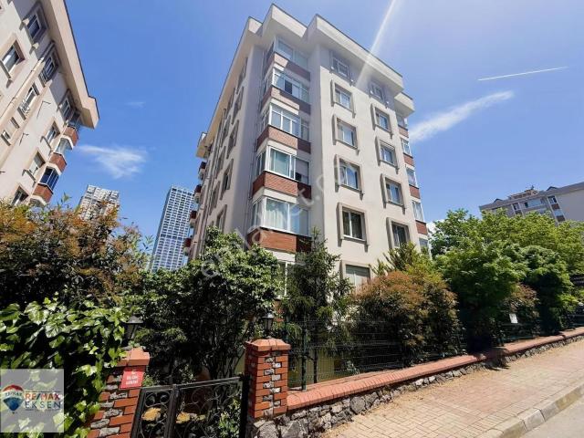 Ataşehir, İstanbul içerisinde kiralık mülk