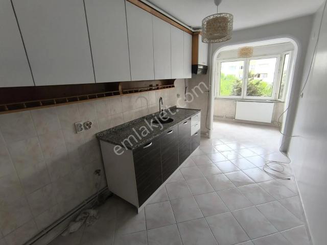 Ataşehir, İstanbul içerisinde kiralık mülk