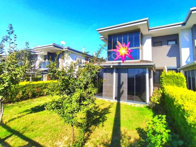 Kuşadasi, Aydin içerisinde satılık Villa