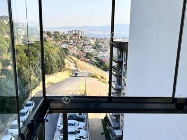 Yamanlar Mahallesi, Bayraklı içerisinde satılık mülk