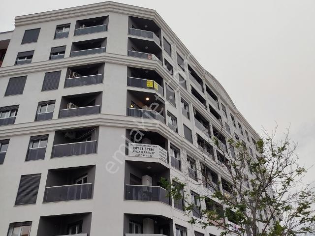 Karşiyaka, İzmir içerisinde kiralık mülk