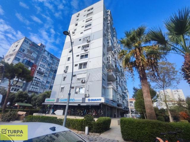 Karşiyaka, İzmir içerisinde satılık mülk