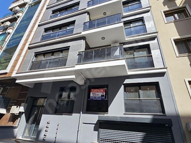 Karşiyaka, İzmir içerisinde satılık mülk