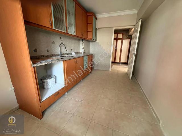 Karşiyaka, İzmir içerisinde kiralık mülk