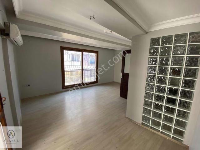Buca, İzmir içerisinde kiralık mülk