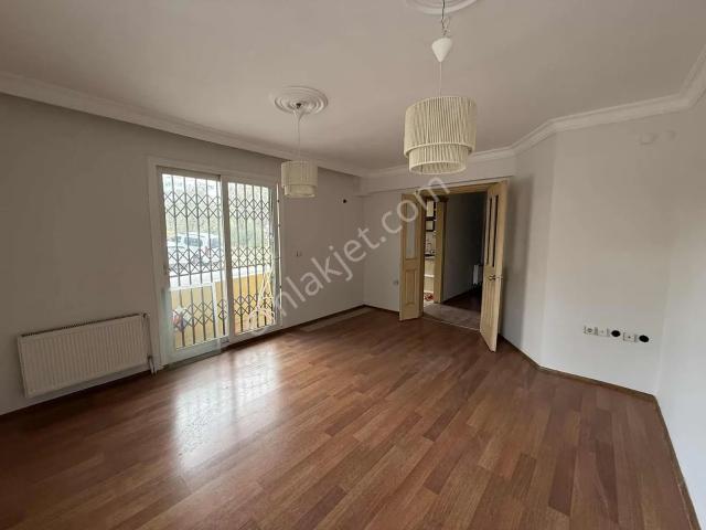 Atatürk Mahallesi, Buca içerisinde kiralık mülk