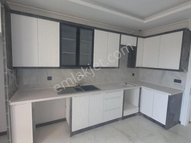 Akhisar, Manisa içerisinde satılık mülk