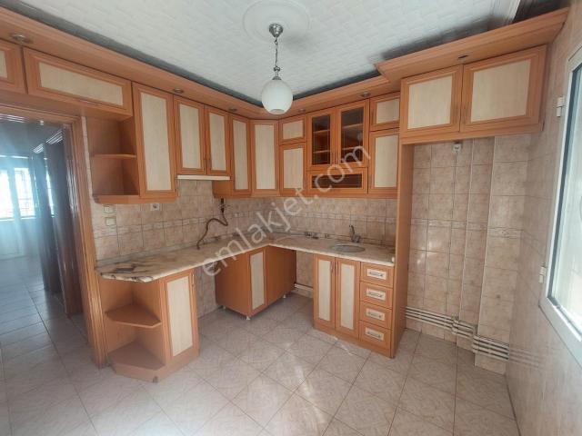 Atatürk Mahallesi, Buca içerisinde kiralık mülk