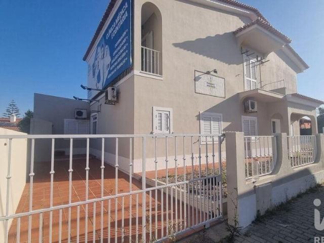 Vivenda venda em Azeitão (São Lourenço e São Simão), Setúbal