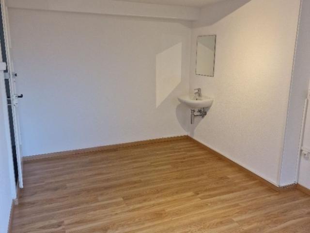 Atelier mieten in Einigen, Zürich