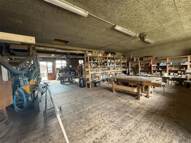 Atelier mieten in Les Verrières