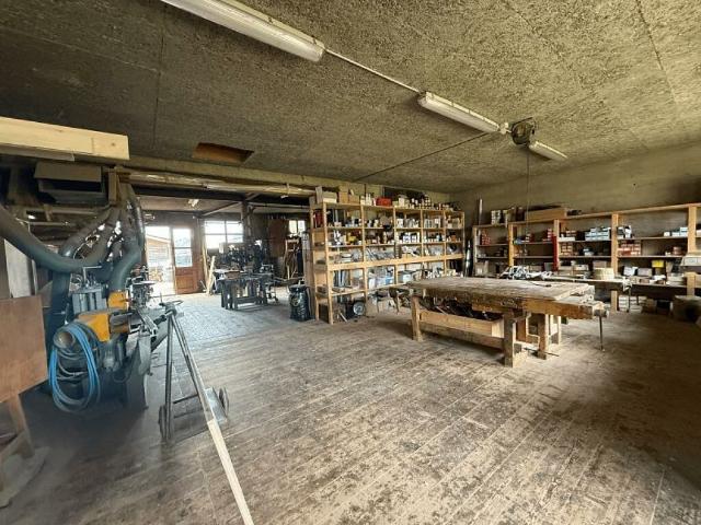 Atelier mieten in Les Verrières
