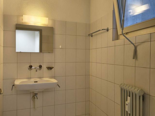 Atelier kaufen in Einigen, Zürich